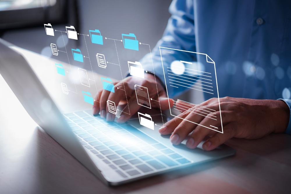 Persona usando portátil